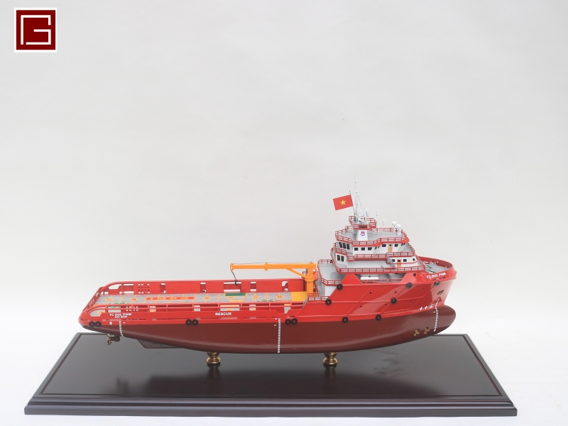 DISPLAY CASE FOR TC DOLPHIN OFFSHORE TUG VESSEL-06