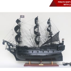 PIRATE SHIP CARRIBEAN WITH LIGHTS-01
