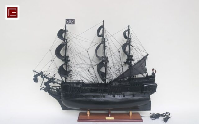pirate-ship-va-black-pearl-khac-nhau-nhu-nao