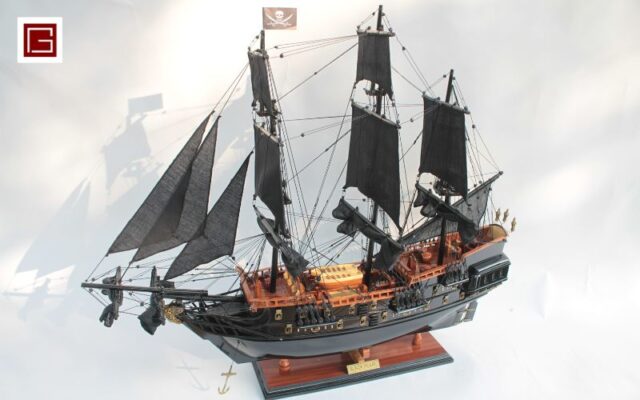 pirate-ship-va-black-pearl-khac-nhau-nhu-nao