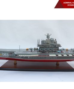 Admiral Kuznetsov (Адмирал Кузнецов) scale 1_300-01