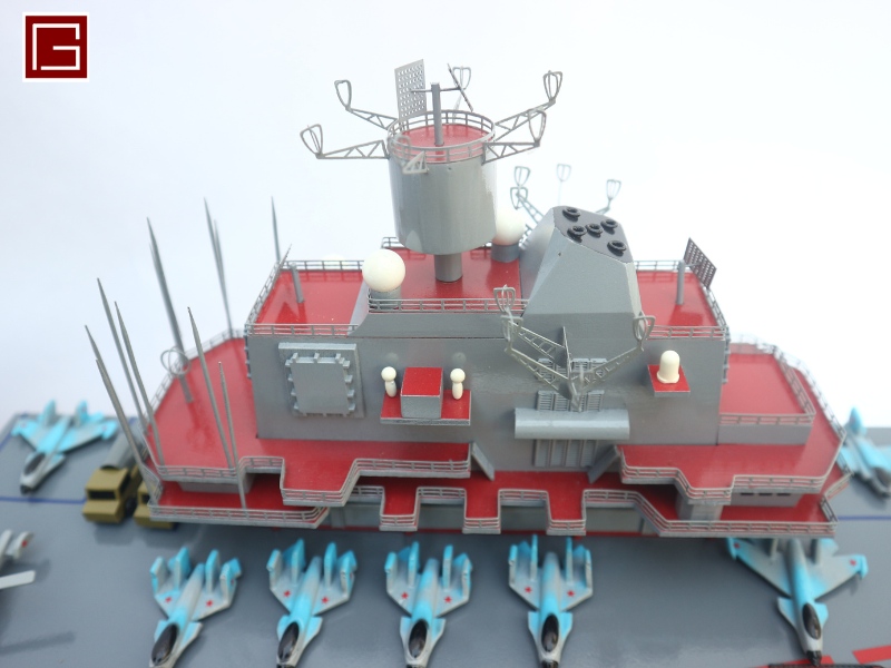 Admiral Kuznetsov (Адмирал Кузнецов) scale 1_300-3