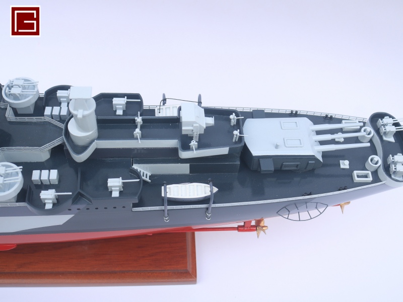 USS Indianapolis (CA-35) (Camouflage paint)-13