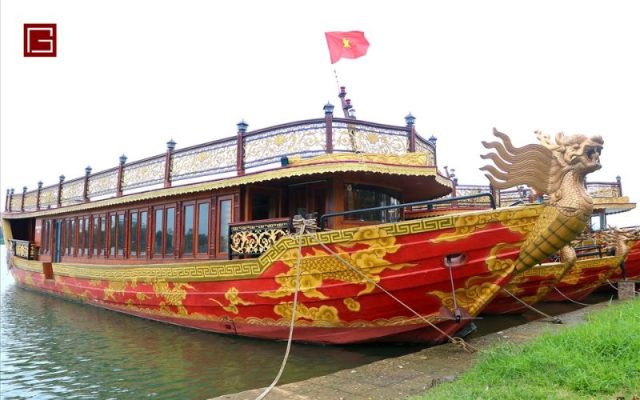 ngu-thuyen-hoang-toc-acung-dinh-hue