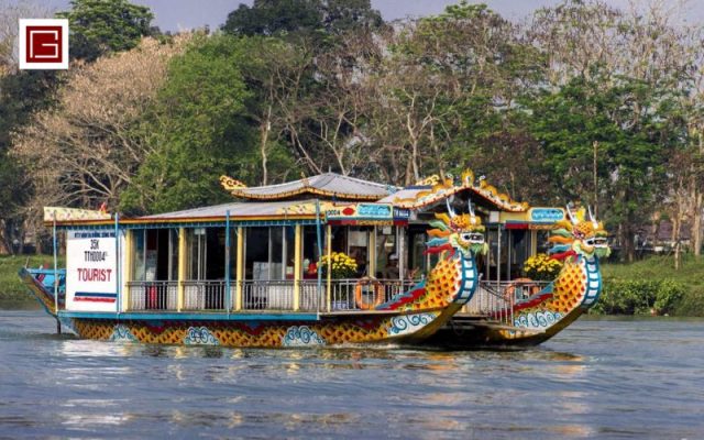 ngu-thuyen-hoang-toc-acung-dinh-hue