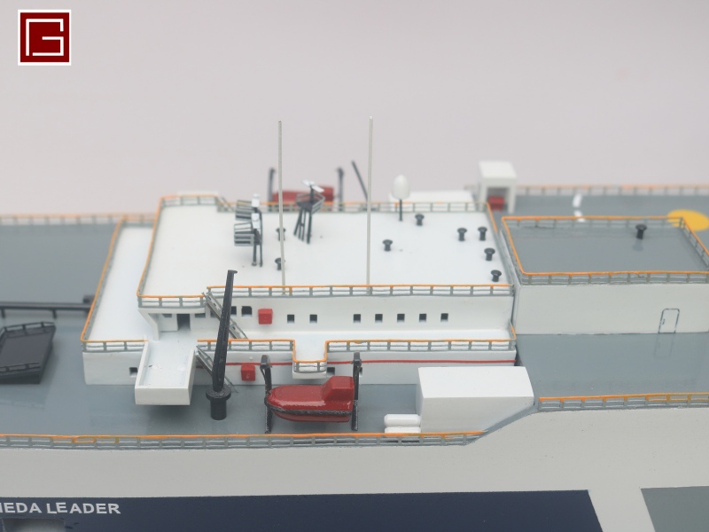 ANDROMEDA LEADER (NYK) 28''-10