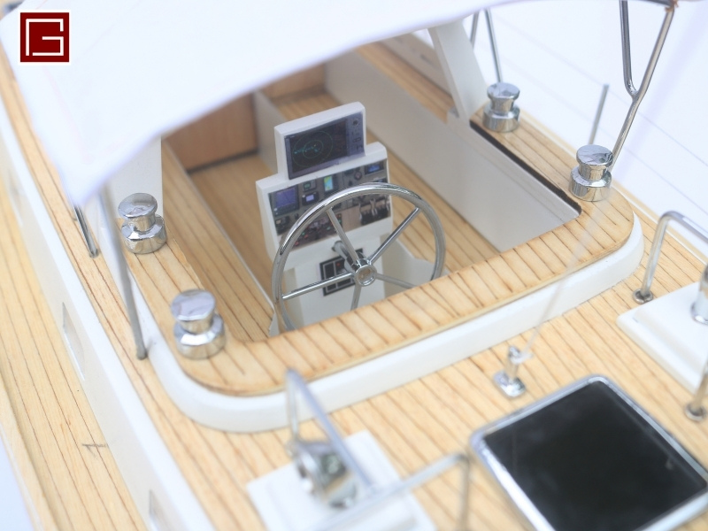 HALLBERG RASSY 62 32''-10