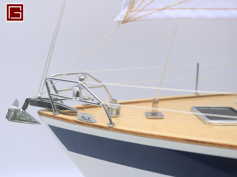 HALLBERG RASSY 62 32''-11